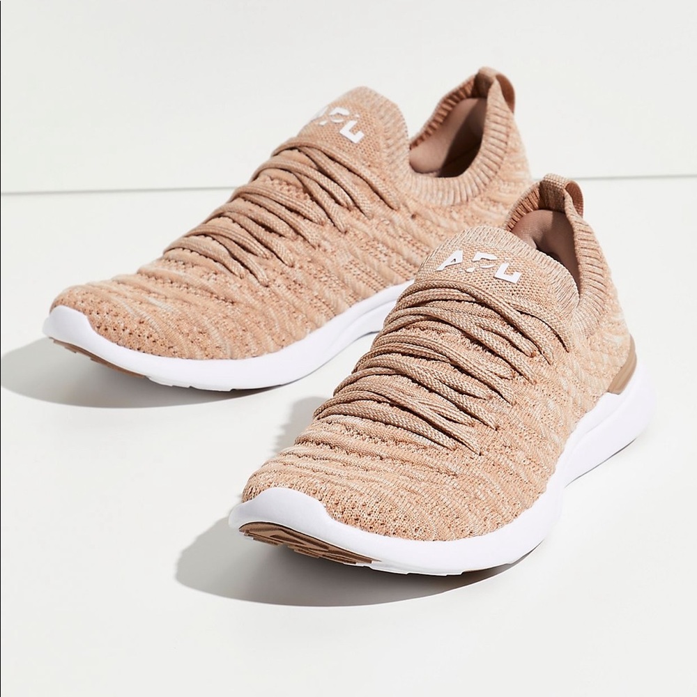 APL techloom wave trainers.
